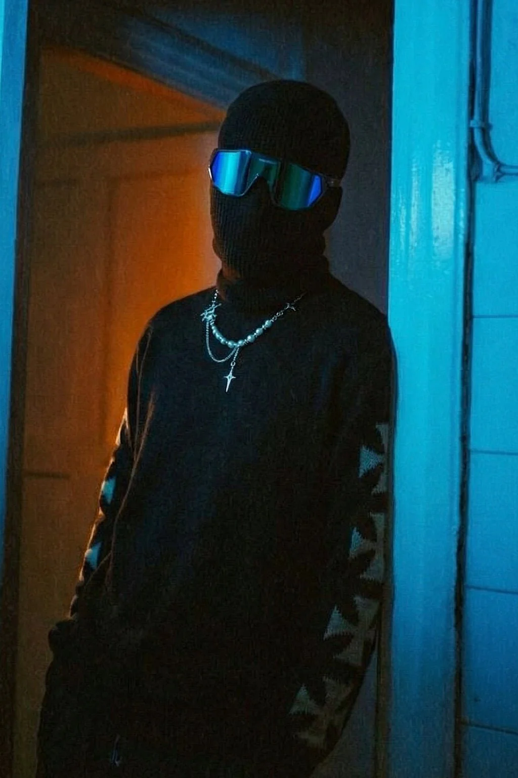 Collier perle et croix - Image 3