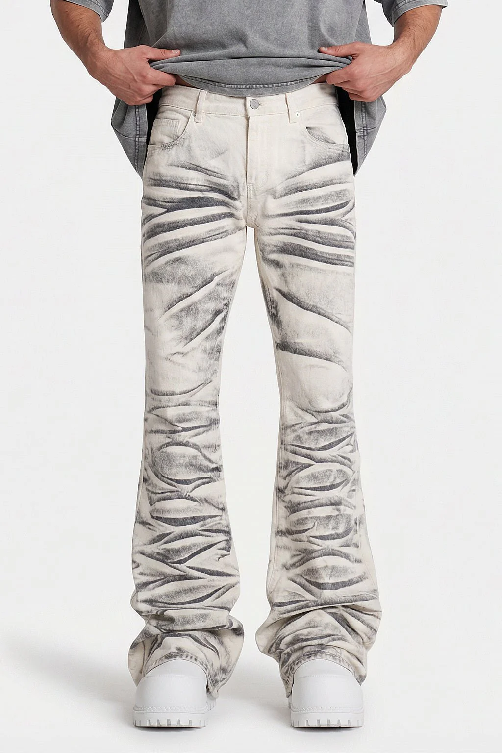 White stacked jean - Image 2